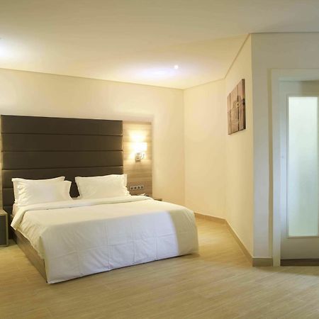 Scarlet Lodge Lagos Bagian luar foto