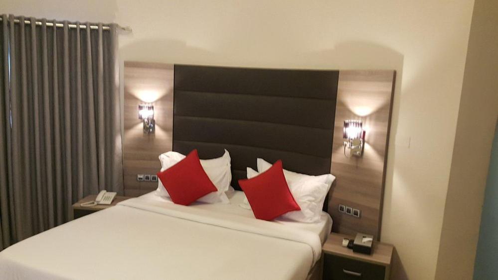 Scarlet Lodge Lagos Bagian luar foto